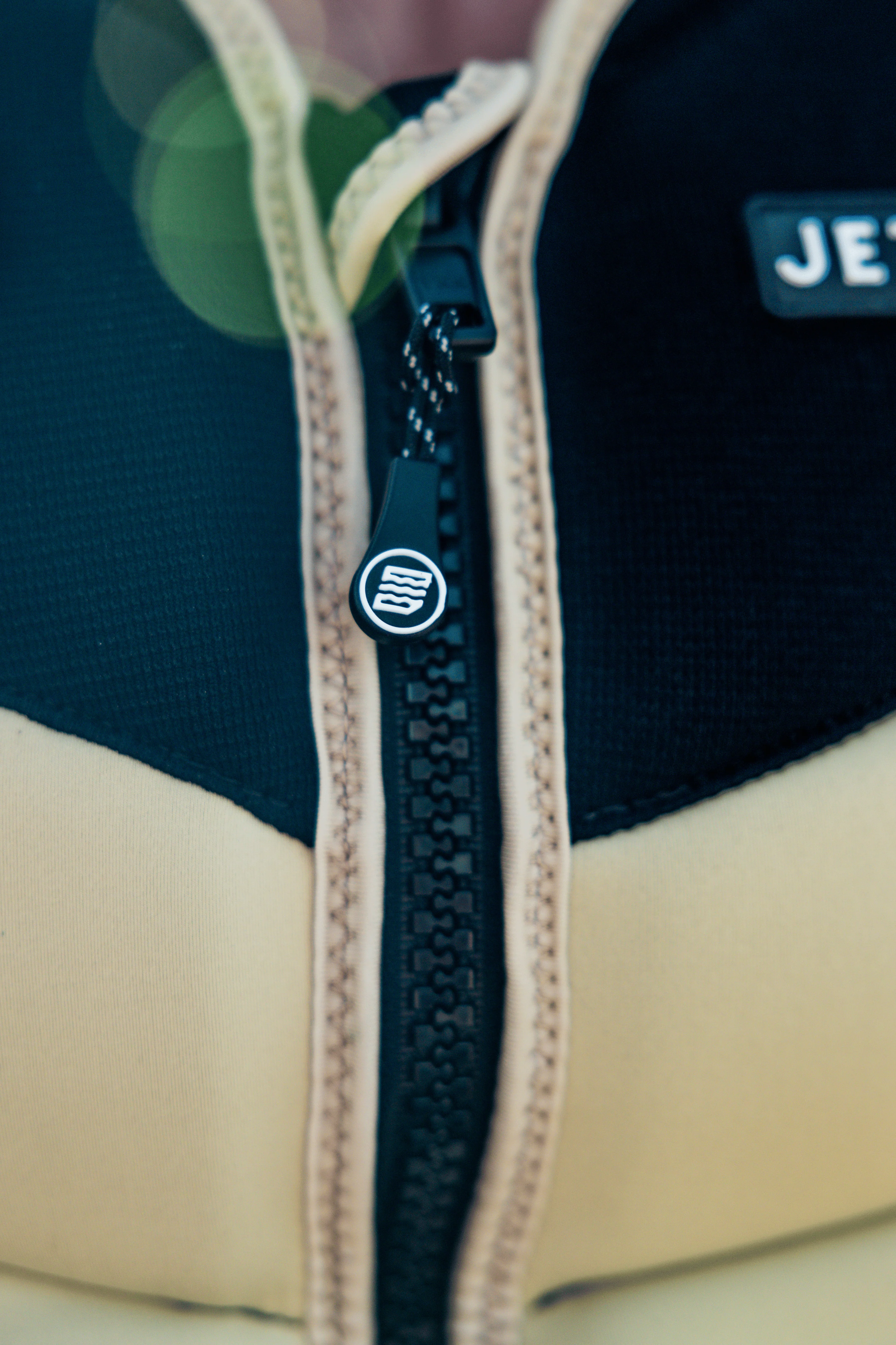 THOMAS HERMAN COMP VEST - Image 13