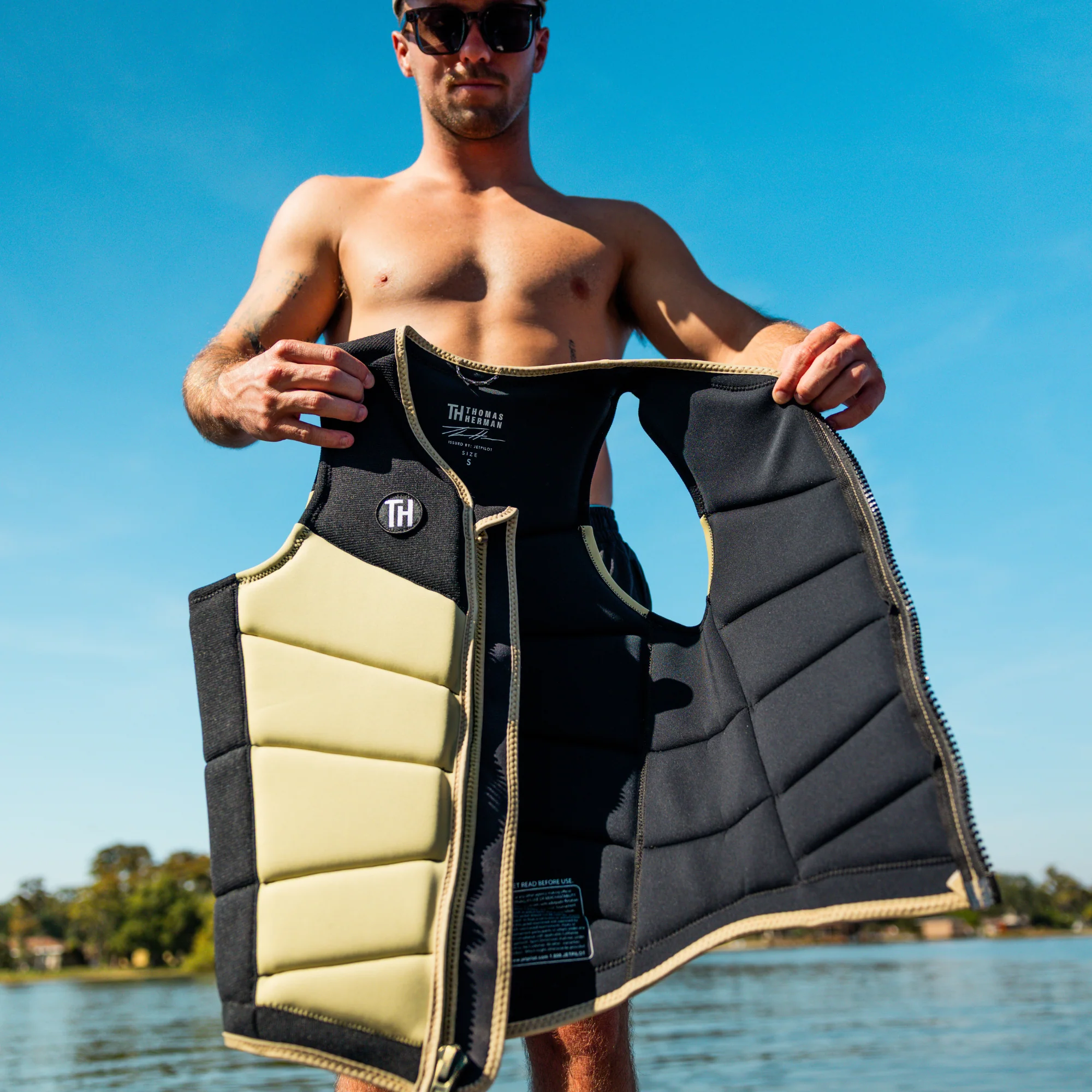 THOMAS HERMAN COMP VEST - Image 7